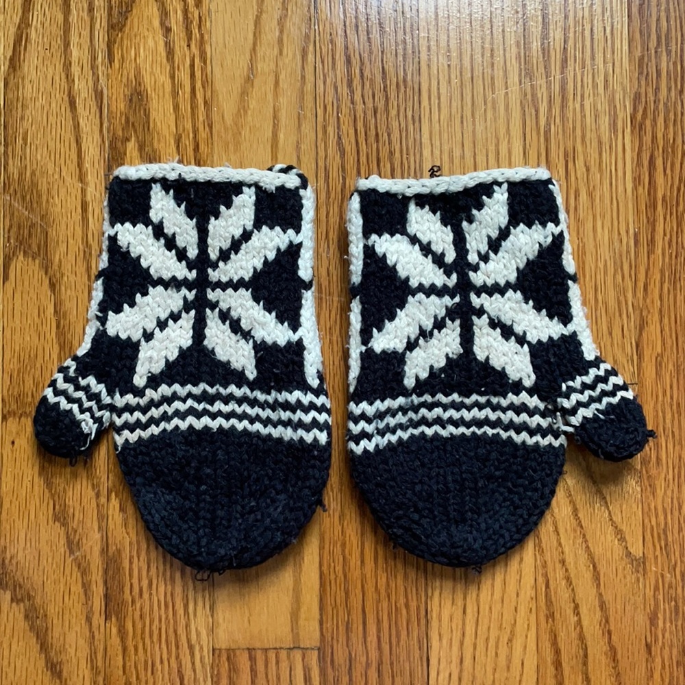 Snowflake Mittens
